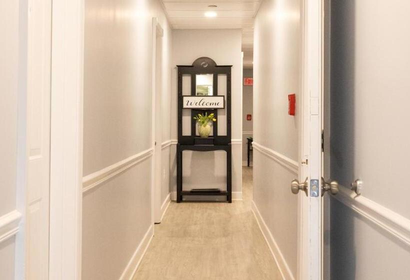 تختخواب و صبحانه Inn On Main Annapolis