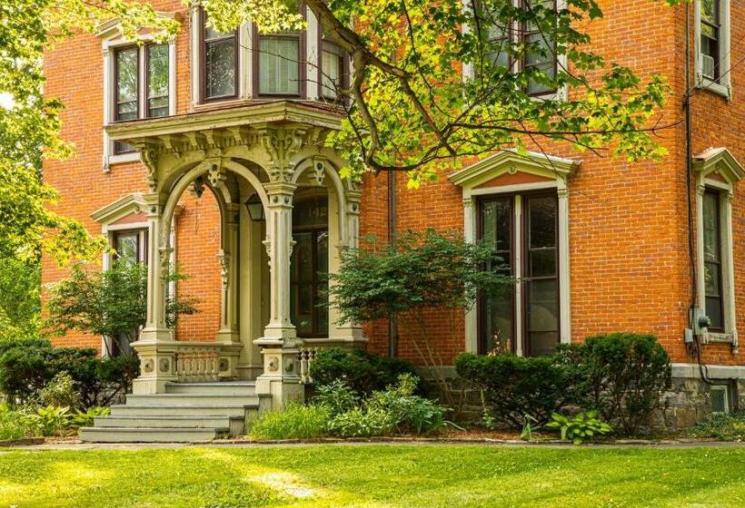 مبيت وإفطار Rosemont Inn