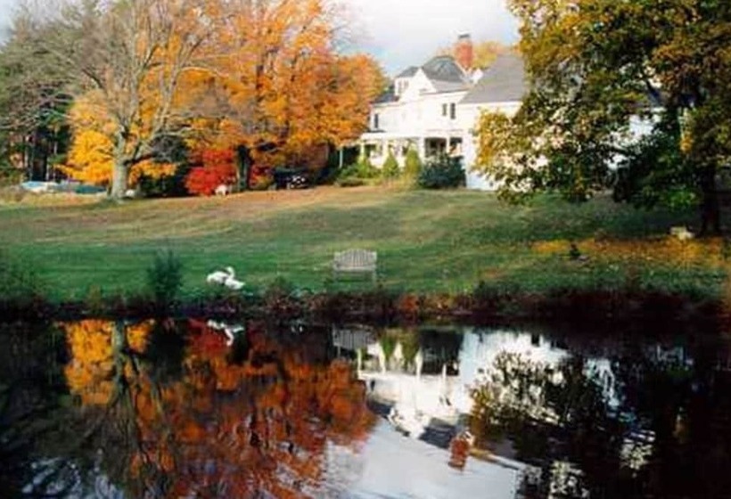 민박 The Inn On The Horse Farm