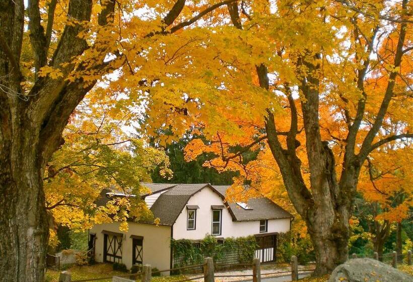 تختخواب و صبحانه Whistler's Inn