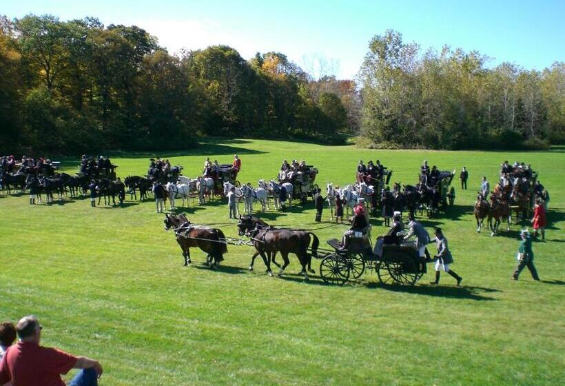 تختخواب و صبحانه Whistler's Inn