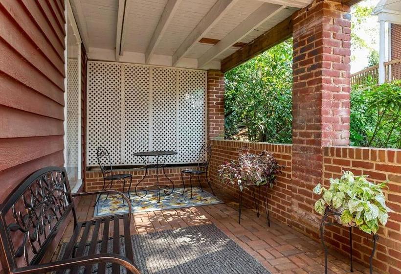 Holladay House Bed And Breakfast