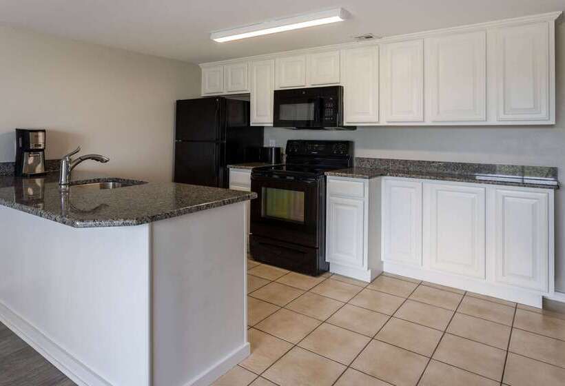 فندق Atlantic Beach Resort, A Ramada By Wyndham