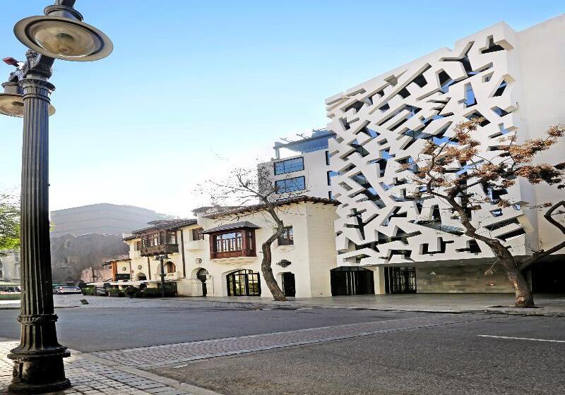 هتل Cumbres Lastarria