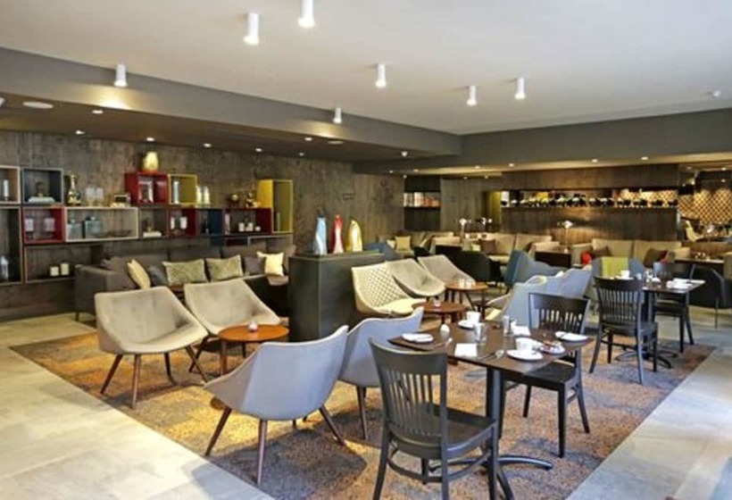 هتل Cumbres Lastarria