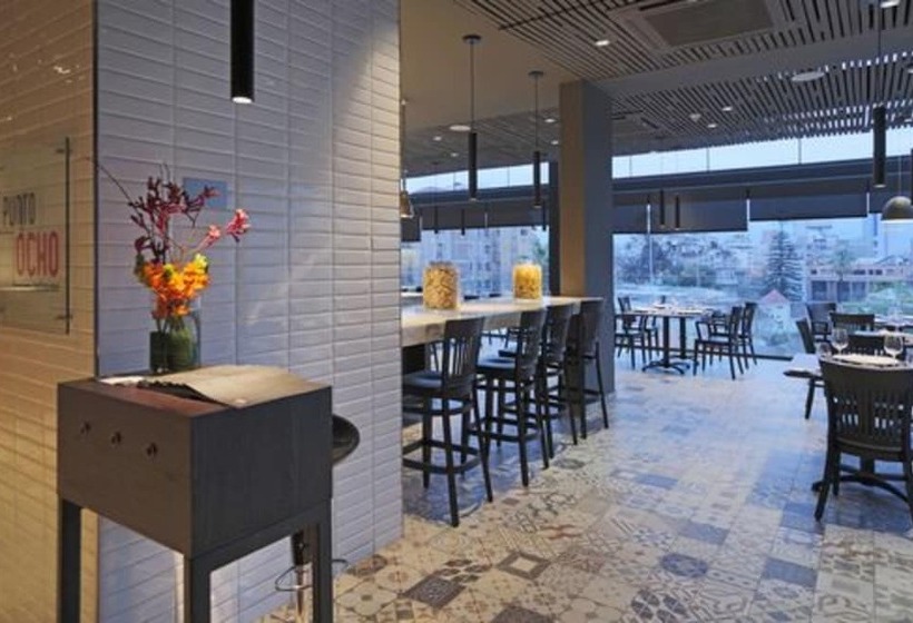 هتل Cumbres Lastarria