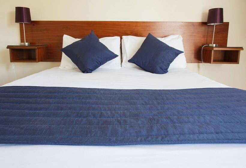 בית מלון כפרי The Angel