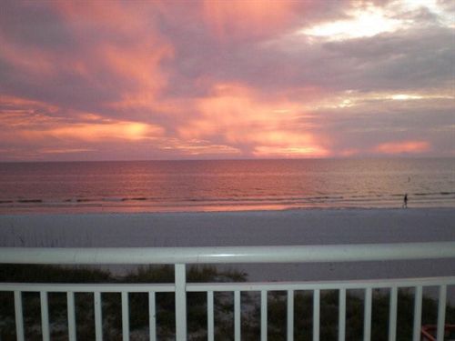 فندق The Chateau Resort Luxury Condominiums