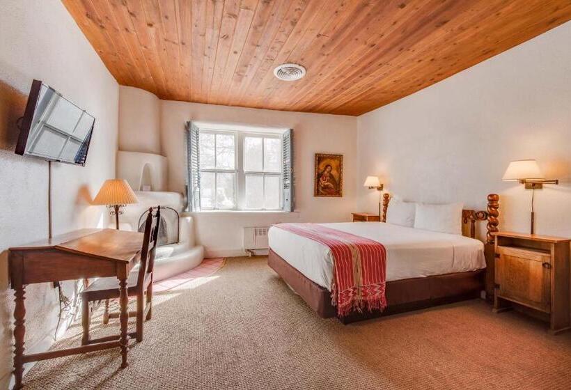 هتل The Historic Taos Inn