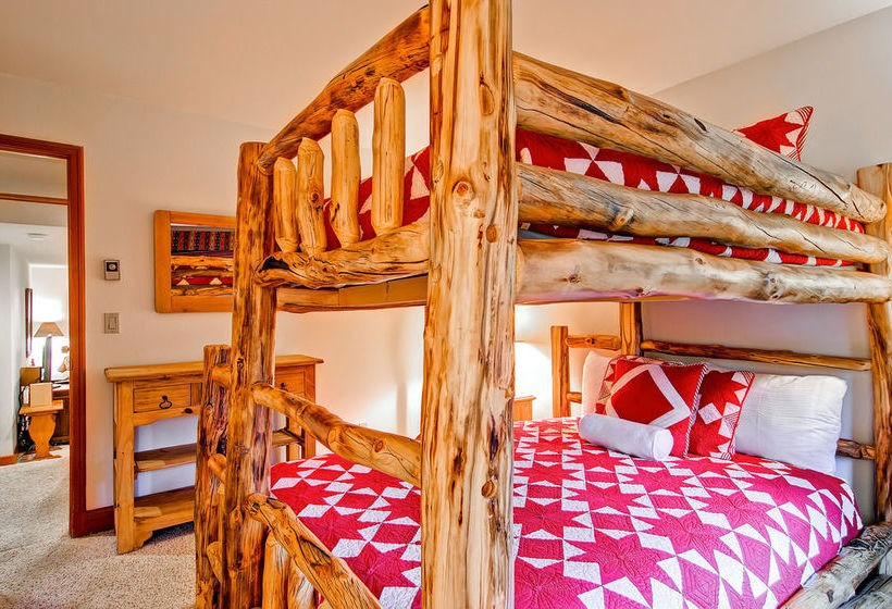 فندق The Meadows Townhomes