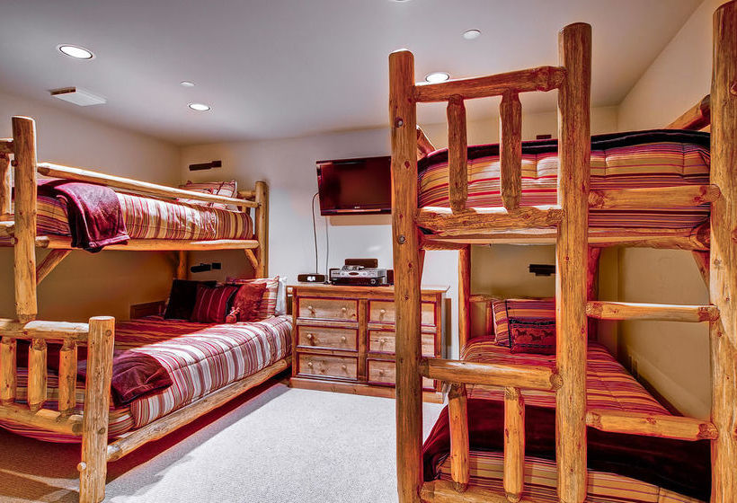 فندق The Meadows Townhomes