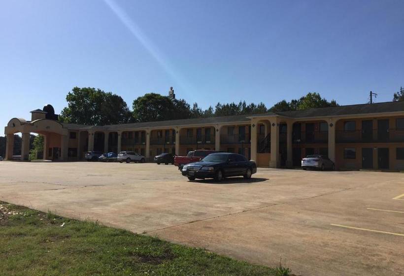 فندق على الطريق Garden Inn & Suites