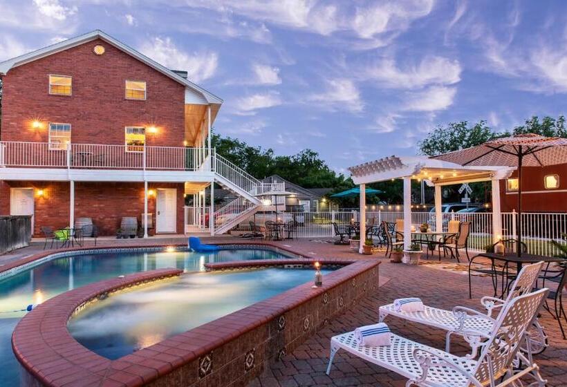 Woodrow House Bed & Breakfast