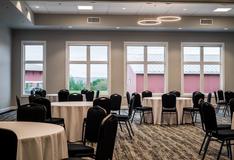 فندق Amsterdam Inn & Suites