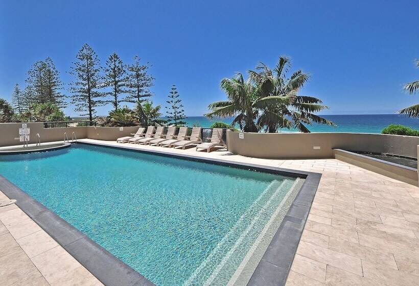Clubb Coolum Beach Resort