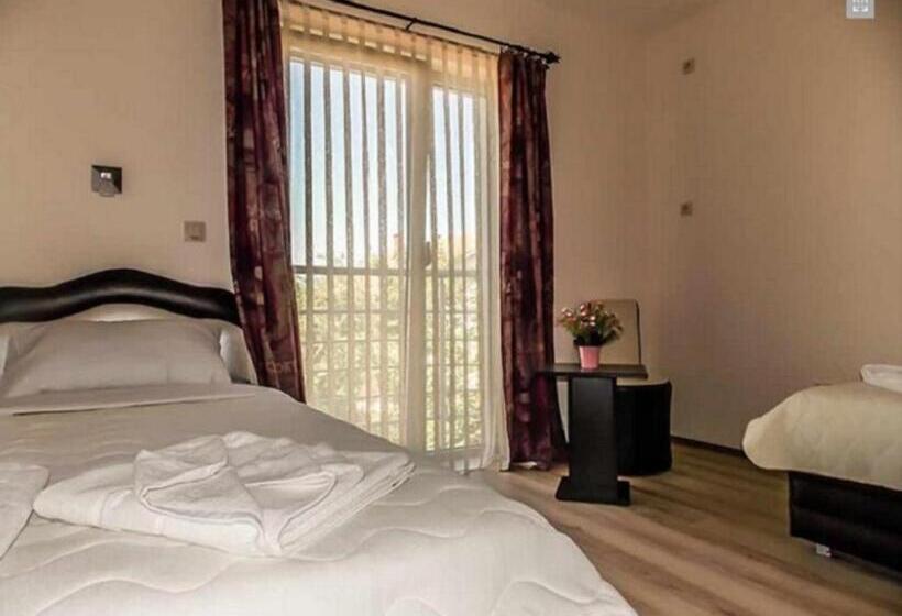 هتل Guesthouse Vila Dnd