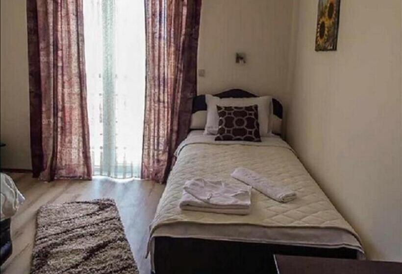 هتل Guesthouse Vila Dnd