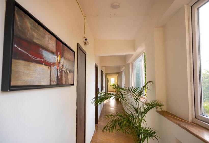 هتل La Oasis By Meraden