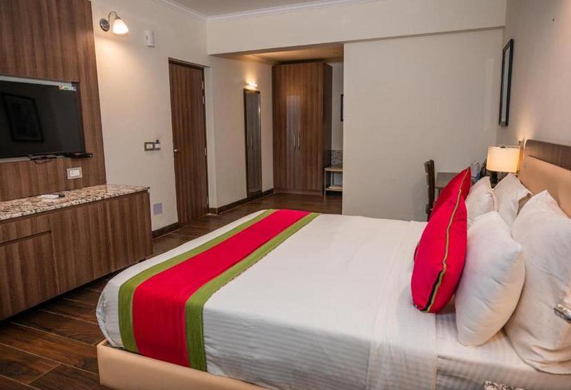 هتل La Oasis By Meraden