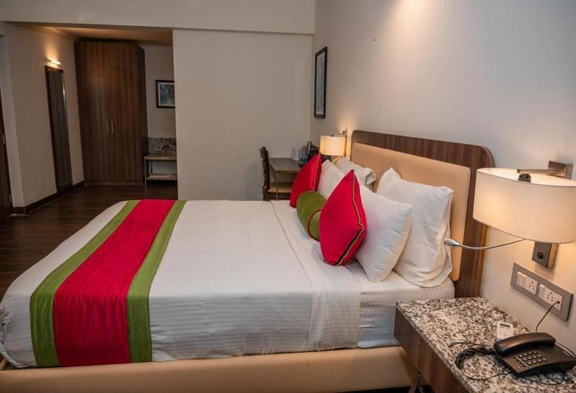 هتل La Oasis By Meraden