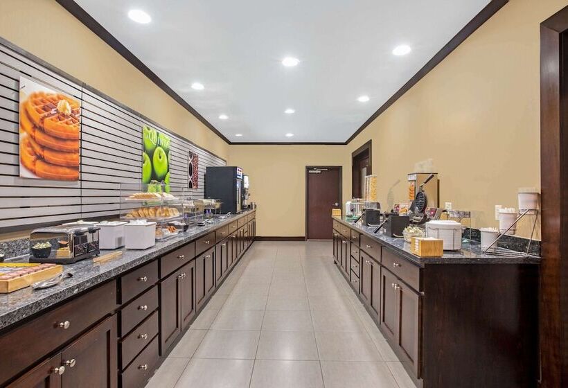 هتل La Quinta By Wyndham Sioux Falls