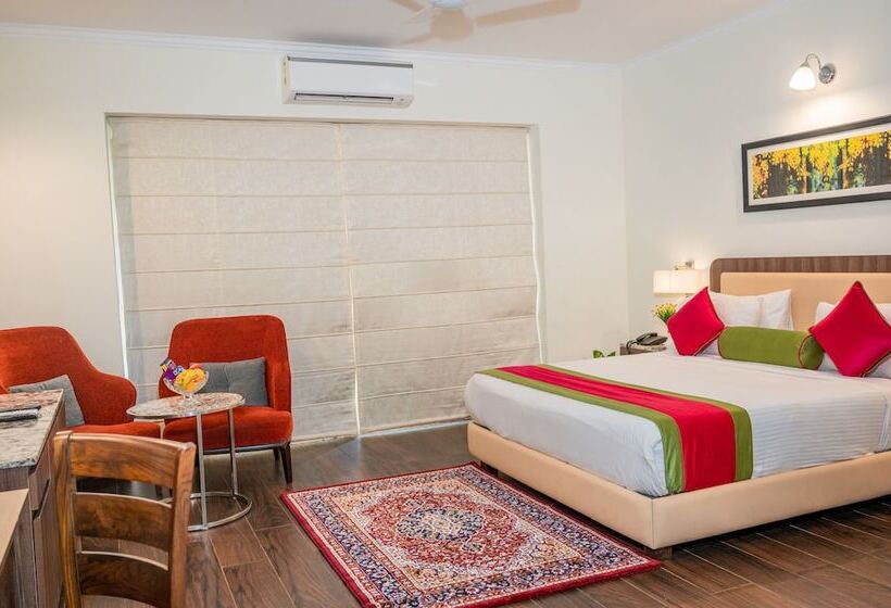 هتل La Oasis By Meraden