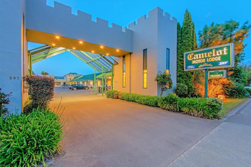 מוטל Camelot Motor Lodge And Conference Centre
