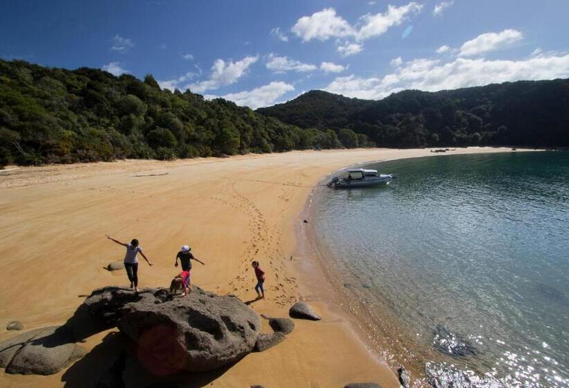 مُتل Century Park