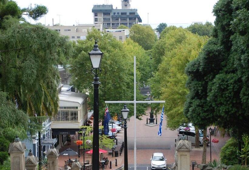 مُتل Century Park