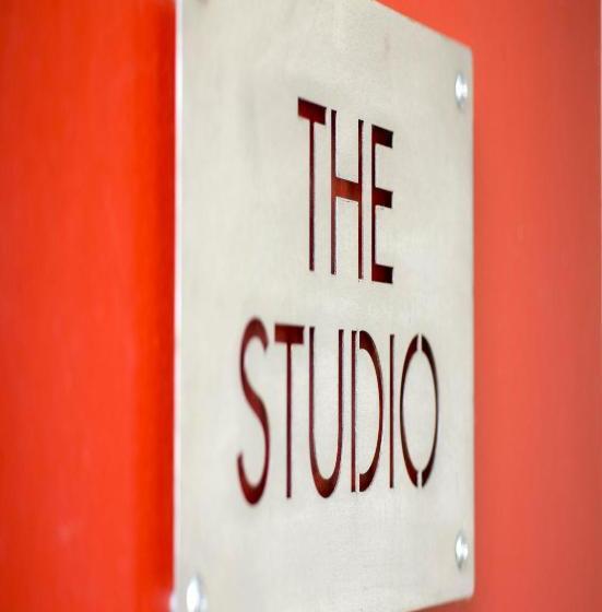 Twofourtwo Boutique Apartments