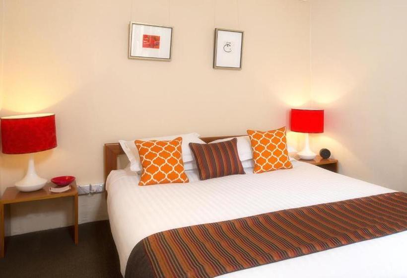 Twofourtwo Boutique Apartments