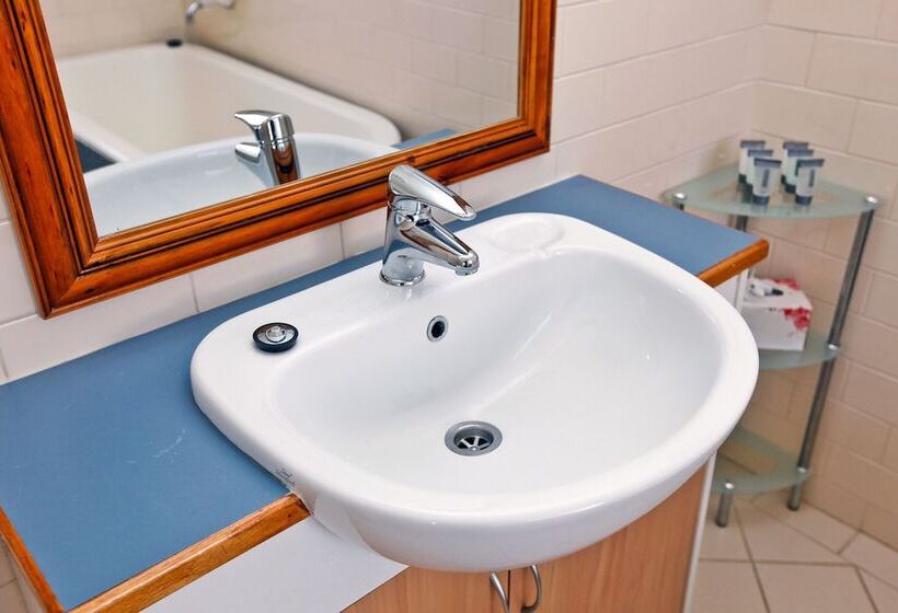 Emaroo Cottages Broken Hill