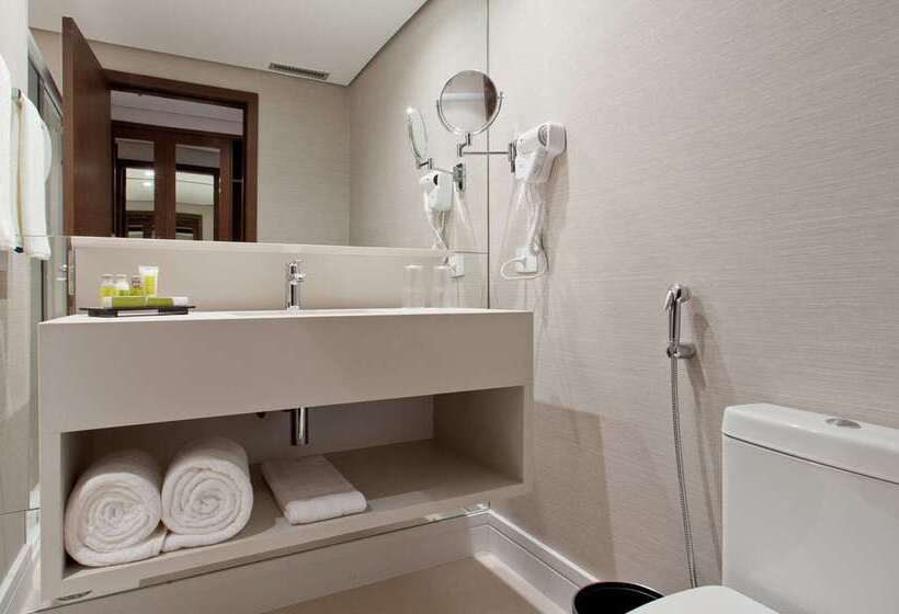 ホテル Golden Tulip Sao Jose Dos Campos