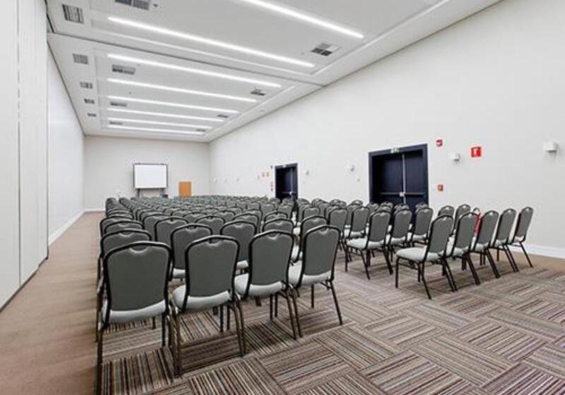 ホテル Golden Tulip Sao Jose Dos Campos