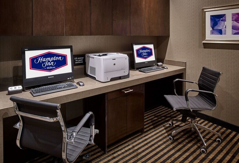 فندق Hampton Inn By Hilton Timmins