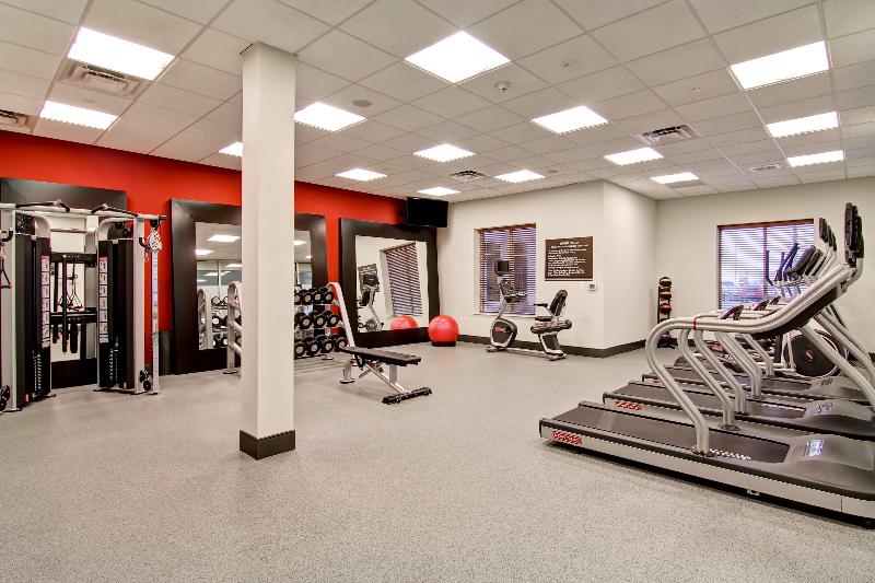 בית מלון כפרי Hilton Garden Inn Woodbridge