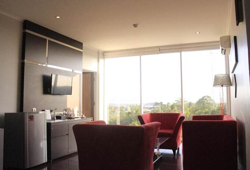 هتل @hom Premiere Cilacap