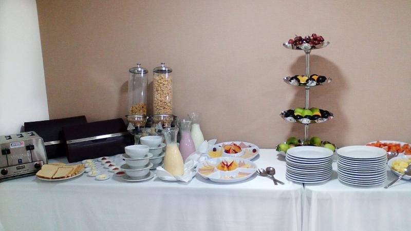 هتل Hr Amada Cúcuta