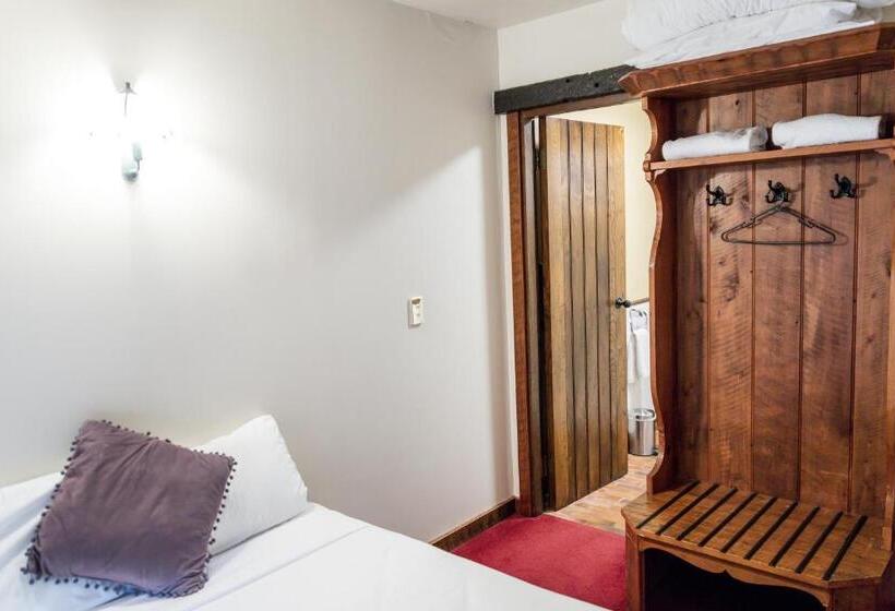 The Honest Lawyer, Ascend Hotel Collection