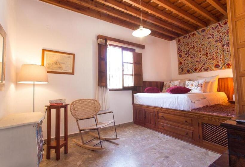 هتل Thea Villas And Suite
