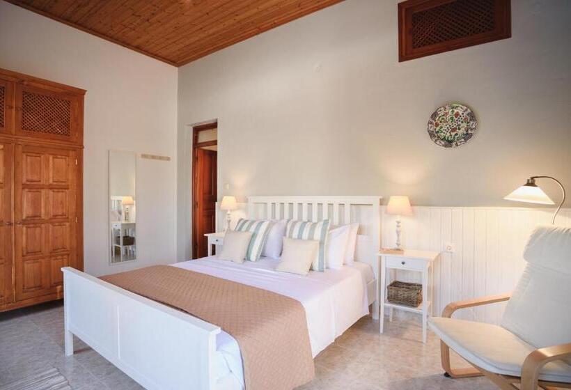هتل Thea Villas And Suite