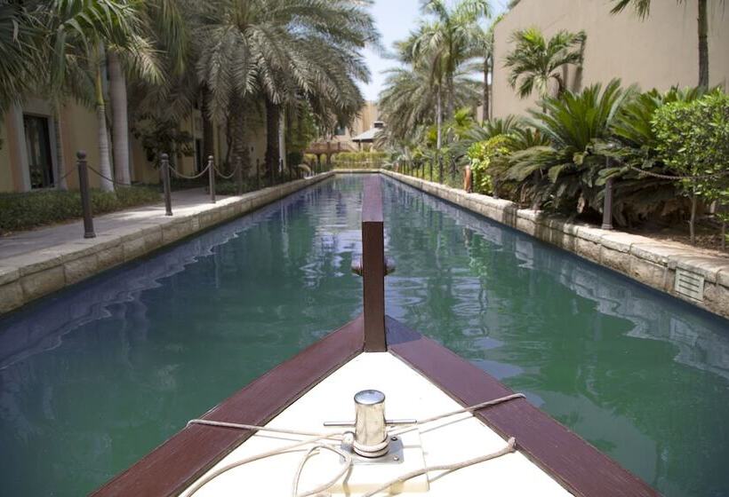 Shangri La Hotel Apartments Qaryat Al Beri
