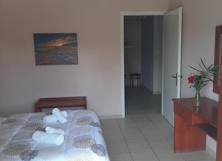 Zefiros Apartments