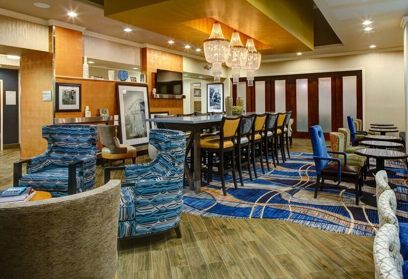 فندق Hampton Inn & Suites Columbus