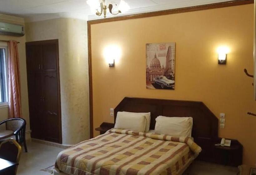 هتل Les Ambassadeurs