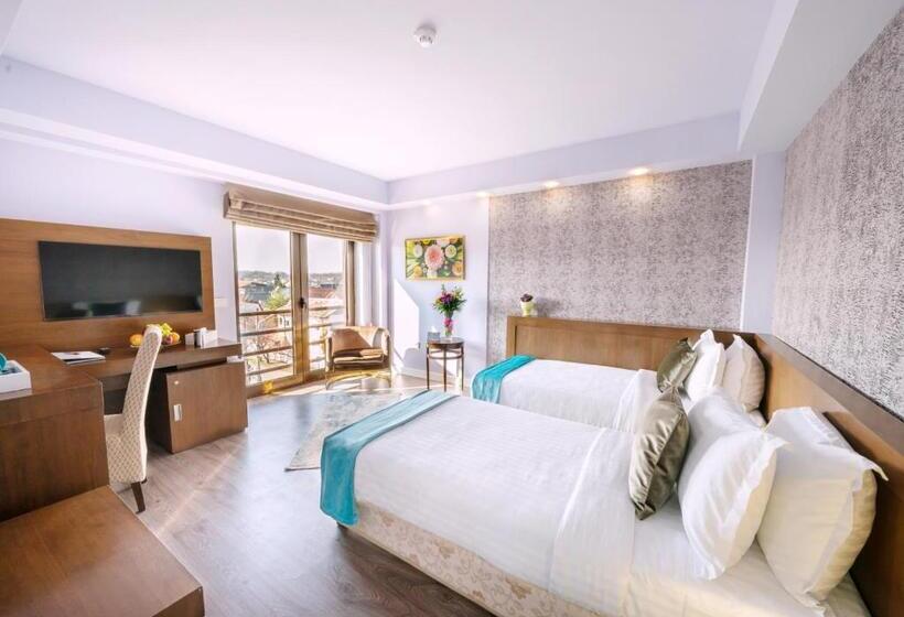 호텔 Phoenicia Comfort