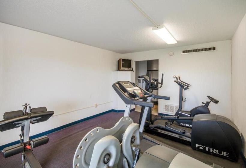 فندق Rodeway Inn & Suites