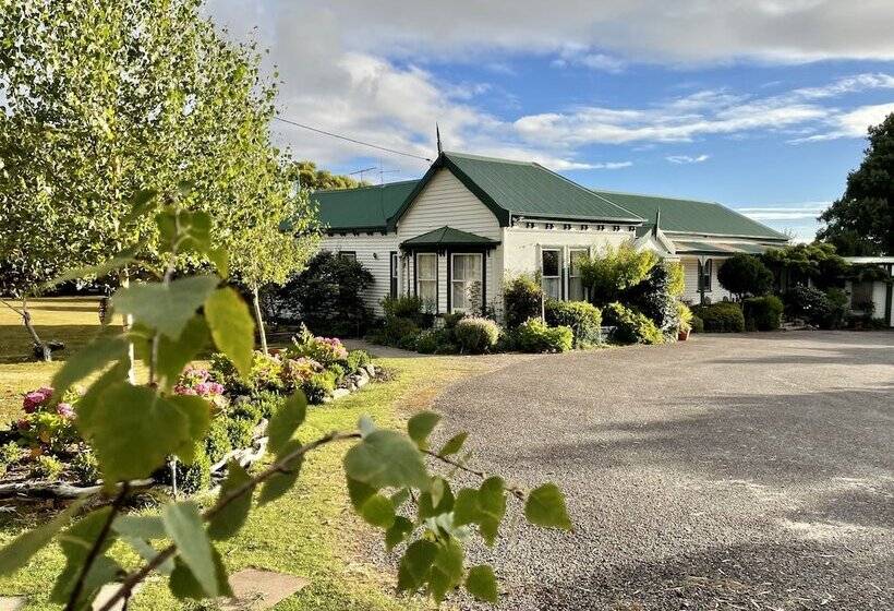 בית מלון כפרי Strahan Wilderness Lodge