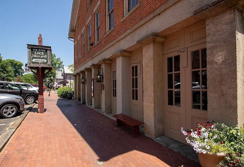 모텔 Country Squire Inn And Suites