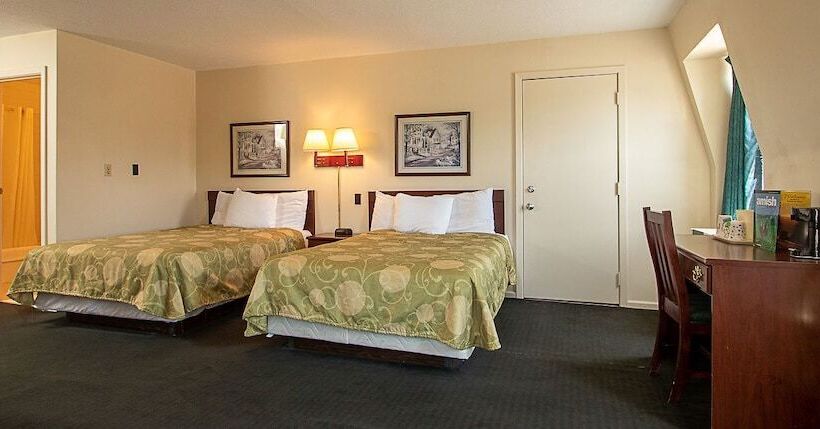 모텔 Country Squire Inn And Suites